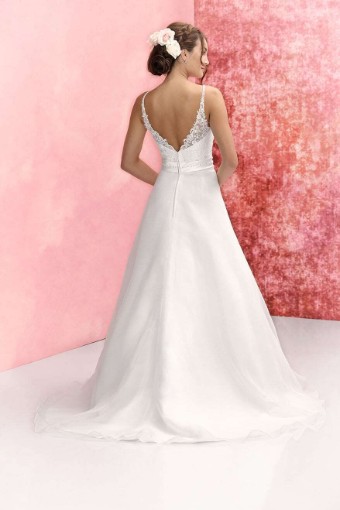 Très Chic Style No. 1913 Was: €950 | Now Only: €595 #1 thumbnail