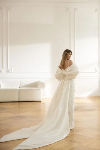 Eva Lendel Style #Genevieve (plus cape) #3 thumbnail
