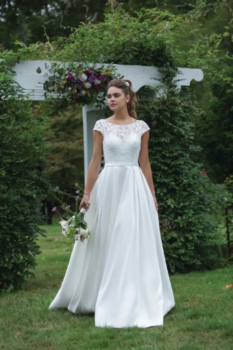 Justin Alexander Adore Style No. 11065 Was: €1050 | Now Only: €500 #1 Ivory/Nude thumbnail